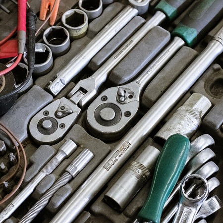 Bau & Werkzeuge Logo